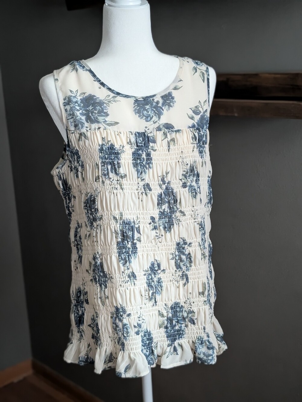 Blue and White Floral Chiffon Smocked Tank Top XL Cream Cottagecore - Picture 1 of 6